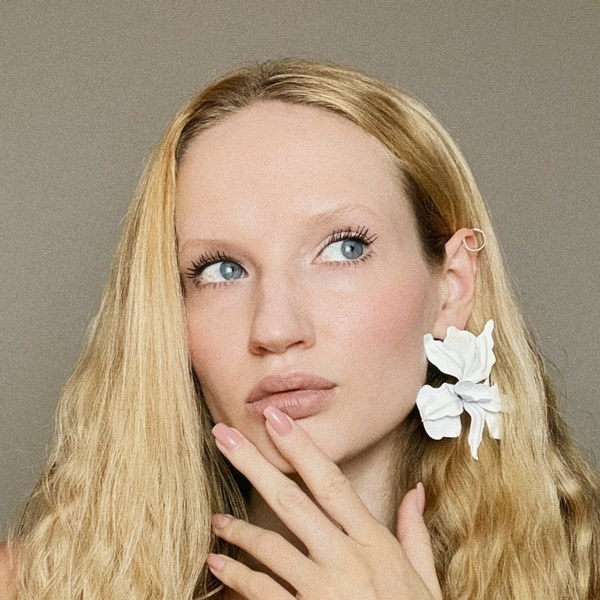 Anna, Adorelle UGC